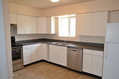 435 W 8th St South 005