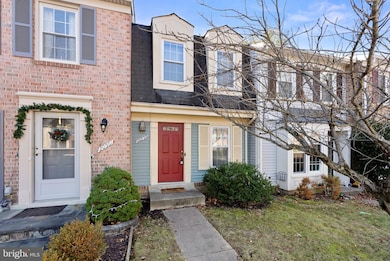 20559 Strath Haven Dr, Montgomery Village, MD 20886 - photo 2