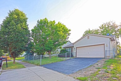 793 Crevis Ln, Columbus, OH 43228 - photo 2