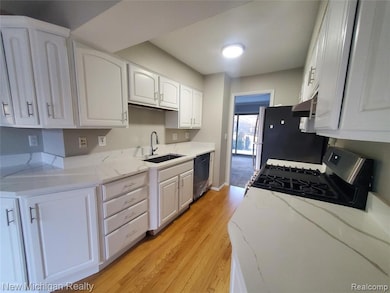 673 Oakbrook W, Rochester Hills, MI 48307 - photo 7