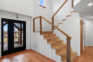 Entry w/ Staircase
