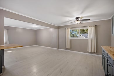 291 E Main St, van, TX 75790 - photo 6