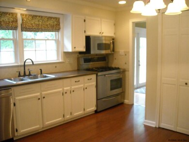 1035 Onondaga Rd, Schenectady, NY 12309 - photo 6