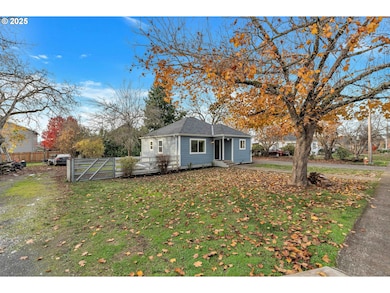 122 N Cole Ave, Molalla, OR 97038 - photo 3