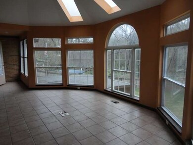 178 Lake Shore Dr, Carpentersville, IL 60110 - photo 5