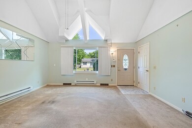 409 Holcomb Rd, Springfield, MA 01118 - photo 3