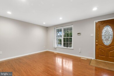 19 Woodbench Ct, Reisterstown, MD 21136 - photo 3