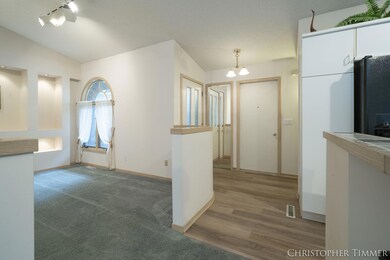 4-web-or-mls-583-crestview-st