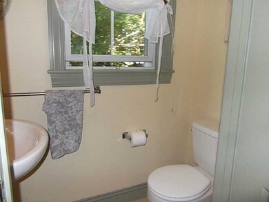 25 Catherine St unit 5B, Bristol, RI 02809 - photo 6