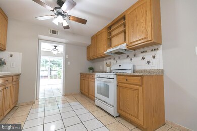 7395 Colton Ln, Manassas, VA 20109 - photo 6