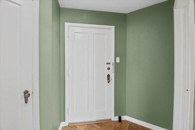 1502 S Race St unit 2, Urbana, IL 61801 - photo 2