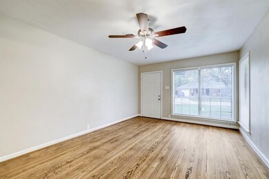 10411 Royal Oaks Dr, Houston, TX 77016 - photo 2