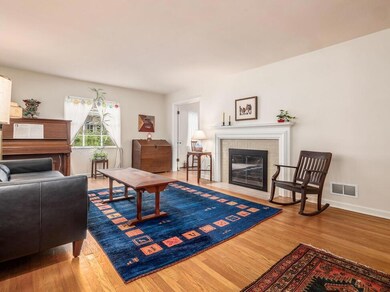 44 W Royal Forest Blvd, Columbus, OH 43214 - photo 4