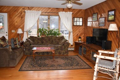 Large LR with Hardwood flooring!