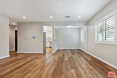 Dining to Breakfast Nook