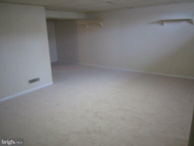 3204 Ryerson Cir, Halethorpe, MD 21227 - photo 3