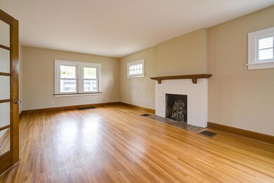 336_e_torrence-living room 2