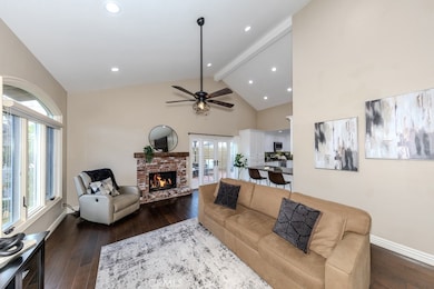 19542 Drybrook Ln, Huntington Beach, CA 92646 - photo 4