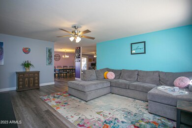 6044 W Hubbell St - Living Room 01
