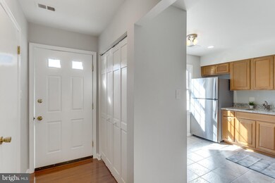 1979 Mayflower Dr, Woodbridge, VA 22192 - photo 3