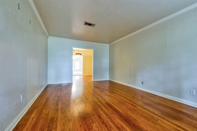 3209 Lawrence St, Houston, TX 77018 - photo 7