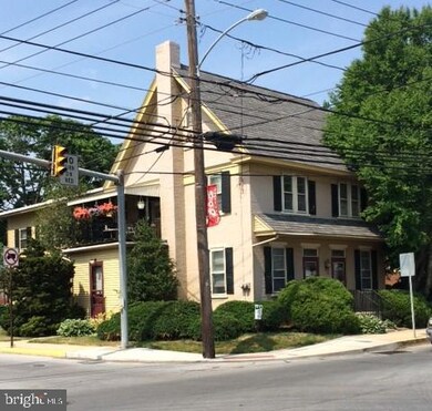 153 W Main St, New Holland, PA 17557 - photo 2