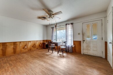 932 Moss St, Gainesville, TX 76240 - photo 5