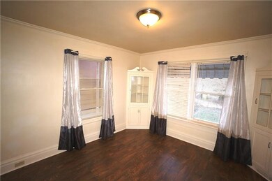 Lovely dining room w/faux flooring continues...two