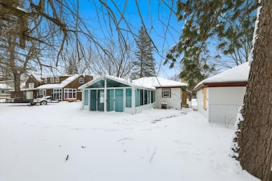 809 7th St NE, Staples, MN 56479 - photo 5