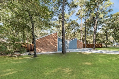 33 Crystal Lake Ln, Spring, TX 77380 - photo 3