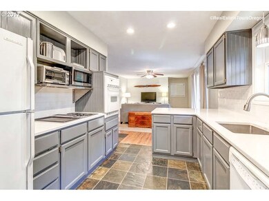 1024 Gans St, Lake Oswego, OR 97034 - photo 6