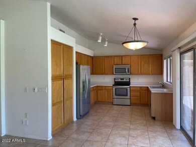 1904 Mockingbird kitchen