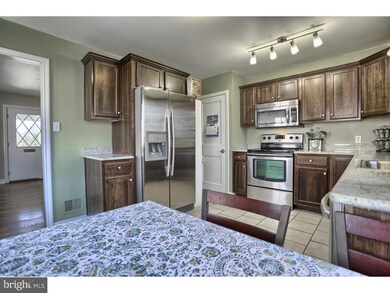 8 E 37th St, Reading, PA 19606 - photo 7