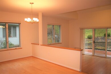 5 Magnolia Cir, White River Junction, VT 05001 - photo 5