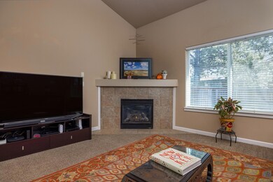 63168 Eastview Dr, Bend, OR 97701 - photo 6