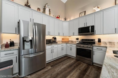 5597 Ashby Ct unit 14, Waterford, MI 48327 - photo 5