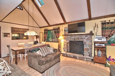 328 Gross Dr, Pocono Pines, PA 18350 - photo 5