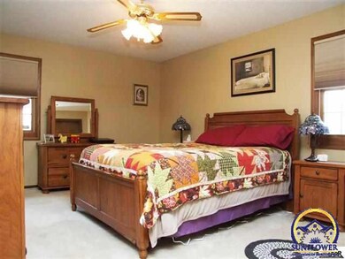 5031 SW 61st St, Topeka, KS 66619 - photo 6