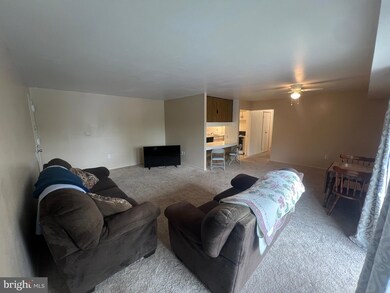 1747 Edgewood Hill Cir unit 204, Hagerstown, MD 21740 - photo 3