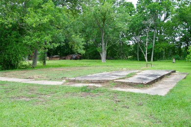 413 Lulac St, Alvin, TX 77511 - photo 6