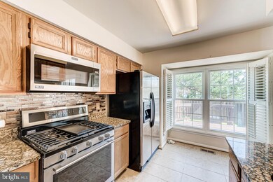 16902 Point Pleasant Ln, Dumfries, VA 22026 - photo 4