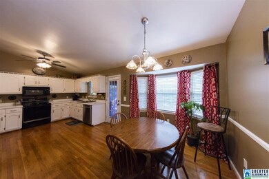 8709 Woodview Ln, Pinson, AL 35126 - photo 6