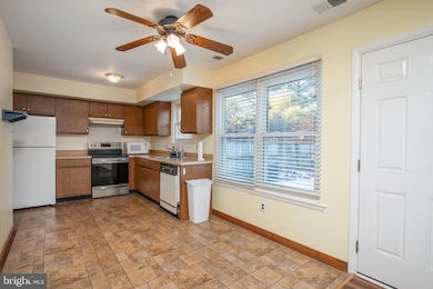 225 Cedar Dr, Quakertown, PA 18951 - photo 5