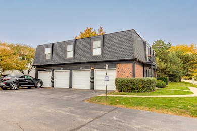 162 Inverrary Ln, Deerfield, IL 60015 - photo 2