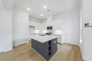 344 W 26th St, Houston, TX 77008 - photo 3