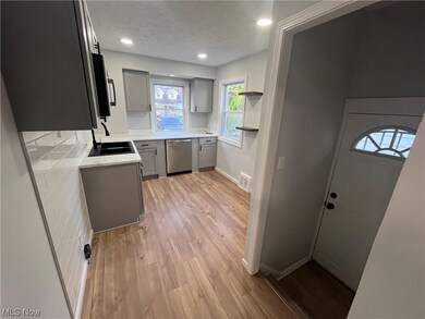 17409 Mapleboro Ave, Maple Heights, OH 44137 - photo 4