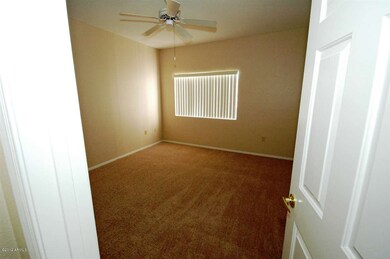 LARGE MASTERBEDROOM!!!
