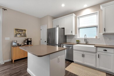 7-web-or-mls-202-rosewood-loop-sw