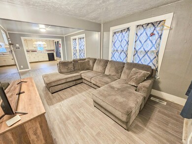 606 W Main St, Marshall, MN 56258 - photo 4