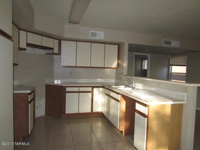 022-211191 kitchen 2